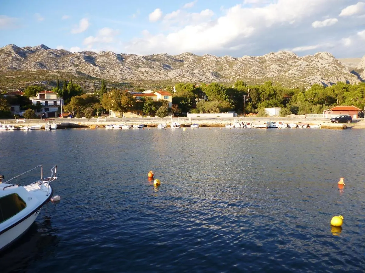 Apartman Iva-Family Holiday 250 M From Pebble Beach Seline Croatia