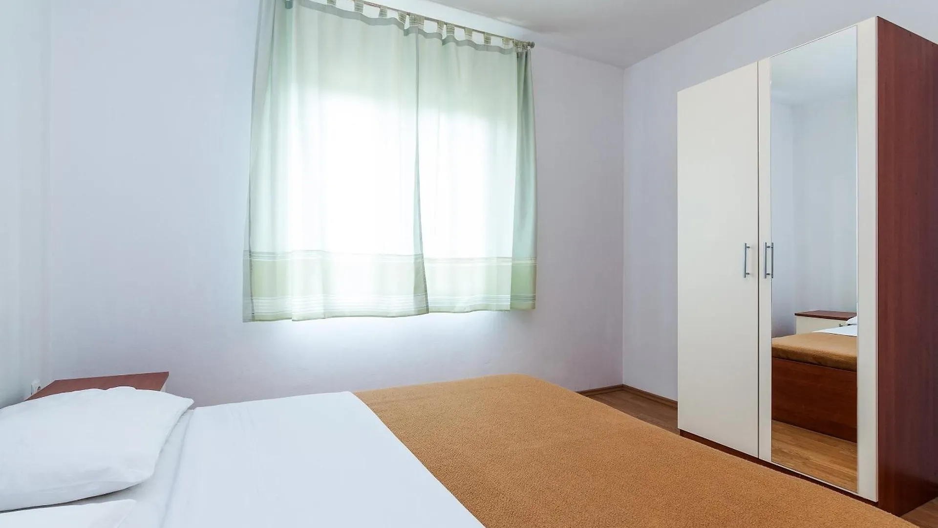 Guest house Apartman Iva-Family Holiday 250 M From Pebble Beach Seline