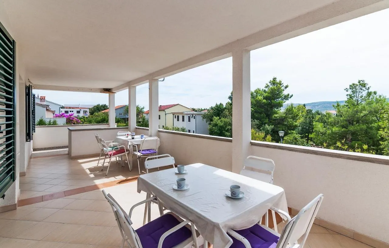 Apartman Iva-Family Holiday 250 M From Pebble Beach Seline 0*,  Kroatien