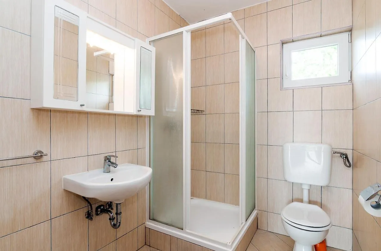 Gæstehus Apartman Iva-Family Holiday 250 M From Pebble Beach Seline