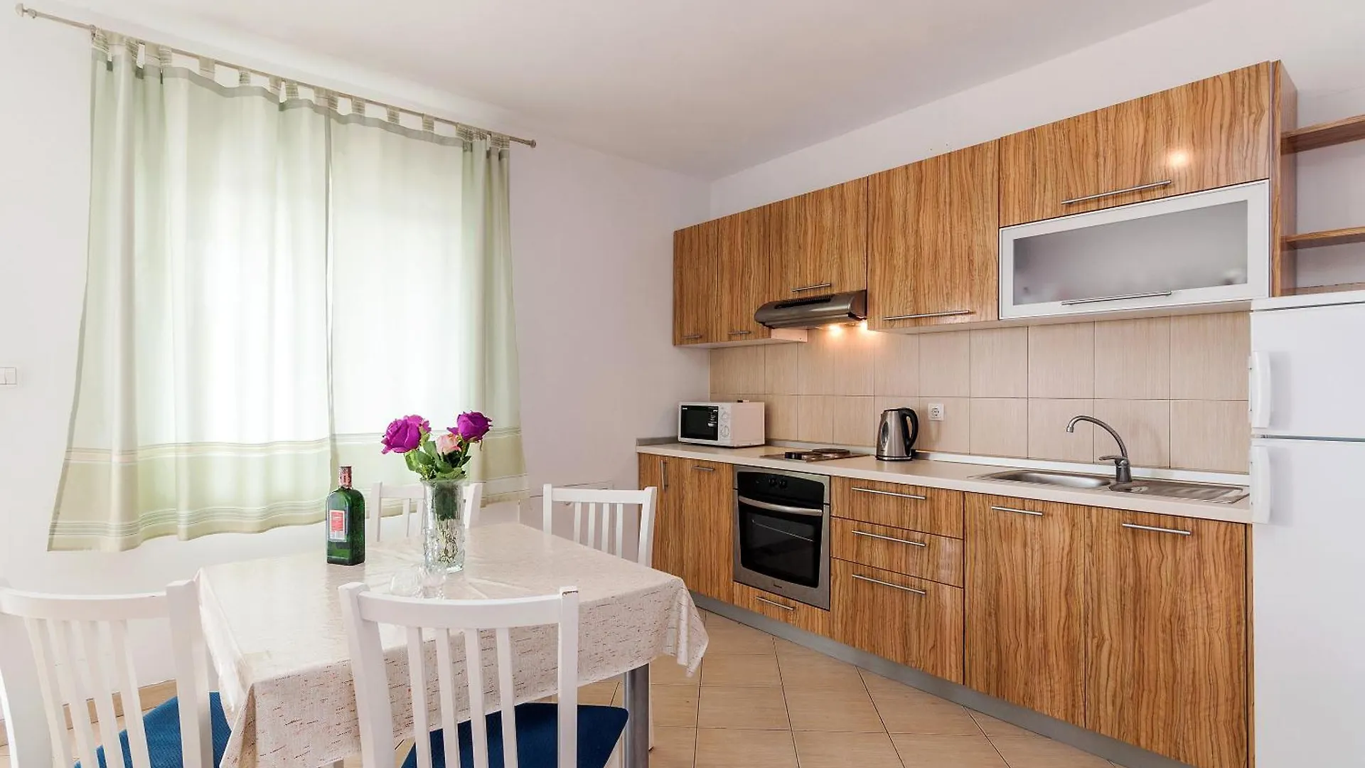 Gæstehus Apartman Iva-Family Holiday 250 M From Pebble Beach Seline